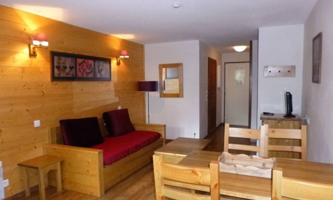 Brides-les-Bains Apartment | Charming Studio with East-Facing Balcony, Ski Storage & Parking – Sleeps 4