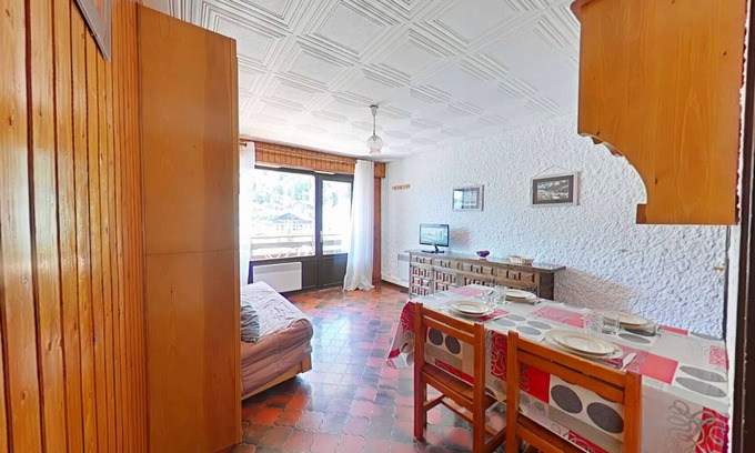 Le Chinaillon Apartment | Charming Studio at the Foot of the Slopes with Mountain View, Balcony & Parking