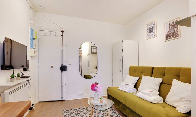 Quartier de la Chapelle Apartment | Charming studio - 18e arrd - Mobility lease