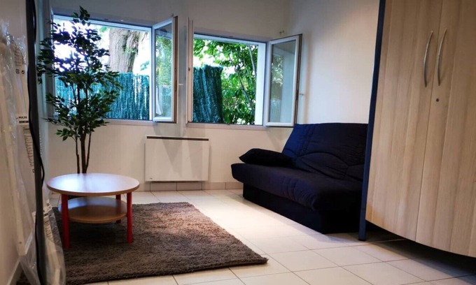 Ris Orangis Apartment | Charming studio 30 minutes from Paris near Evry and Orly airport