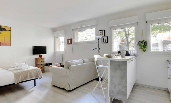 Combat Apartment | Charming Studio - Buttes Chaumont - Mobility lease