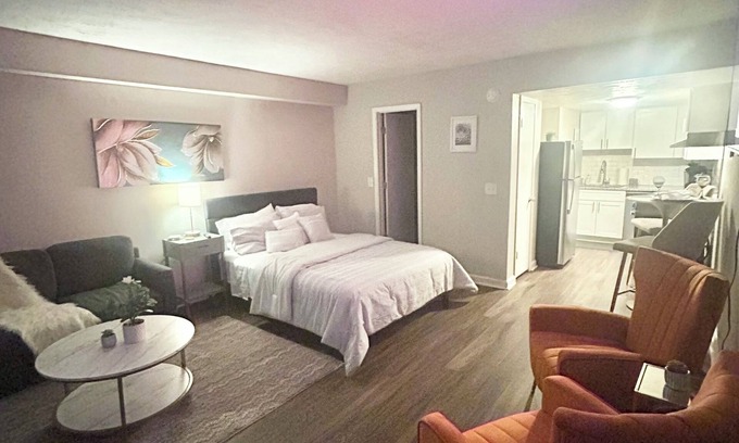 East Point Apartment | Charming studio in cool East Point with AC