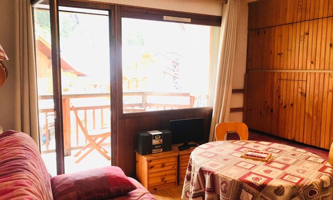 Samoens Apartment | Charming studio in Samoëns, residence with elevator