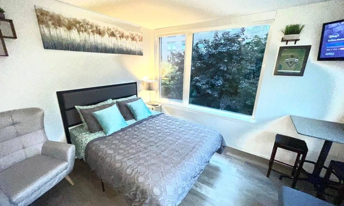 First Hill Apartment | Charming Studio Retreat in the Heart of First Hill, Seattle