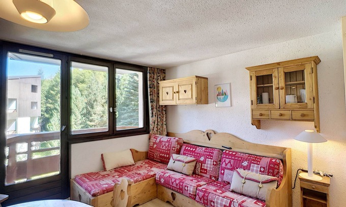 Reberty Apartment | Charming Studio, Ski-In/Ski-Out, Sleeps 4, Balcony, Near Shops, Free Parking