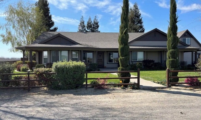 Peters Apartment | Charming studio with WiFi, AC and a pool in fabulous Oakdale