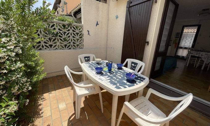 Narbonne-Plage Villa | Charming T3 Villa, A/C, Private Parking, 200m from Beach, Sleeps 4/5, Peaceful!