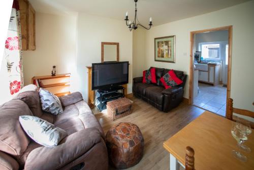 Forsbrook House | Charming terraced cottage close to Alton Towers