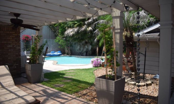 Braeswood Place House | Charming Texas House With Private Pool Oasis