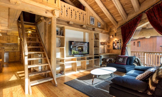Le Cret Apartment | Charming Top-Floor Apartment with Fireplace in Cozy Residence, Val-d'Isère