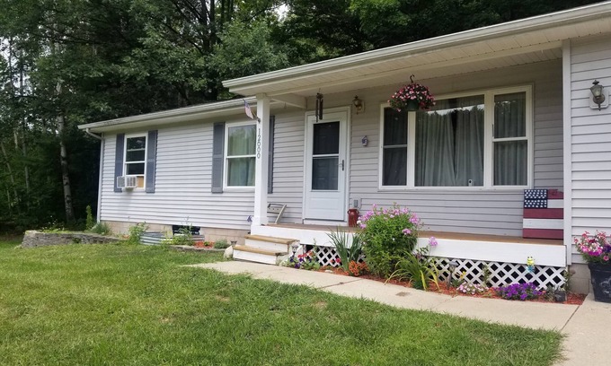Rapid City House | Charming Torch Lake 3-bedroom 1 bath Cabin