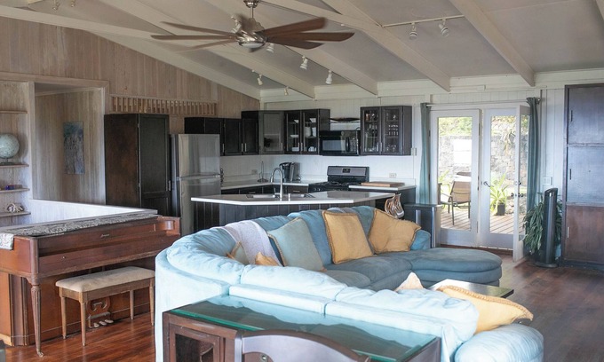 Kailua-Kona House | Charming townhome with WiFi in Kailua-Kona