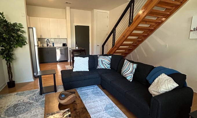 First Ward House | Charming Townhome with WiFi, full kitchen, W&D, in Uptown Charlotte