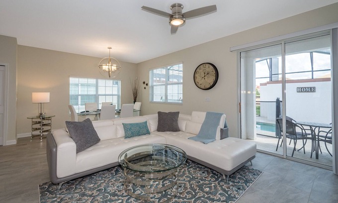 Davenport Ski Chalet | Charming Townhouse 5Beds/4Baths/Pool/18 Min Disney