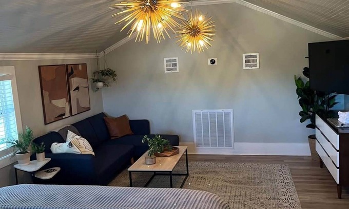 Freetown - Port Rico House | Charming Townhouse in Lafayette