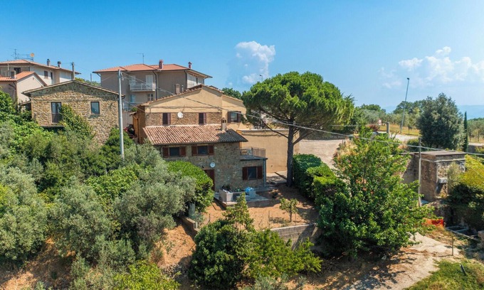 Gualdo Cattaneo House | Charming Tuscany style home with AC and heater in beautiful Umbria.