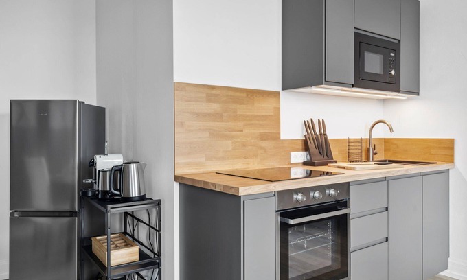 Hamelin Apartment | Charming Twelve | For families, companies & groups | Balcony | 2 parking spaces