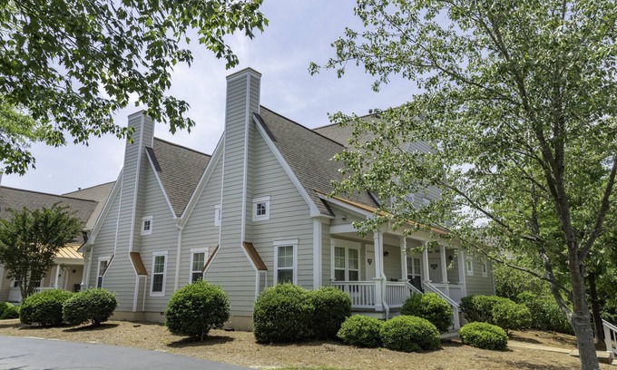 Lackey Condo | Charming two bedroom in The Cottages at King's Creek. Click to book!