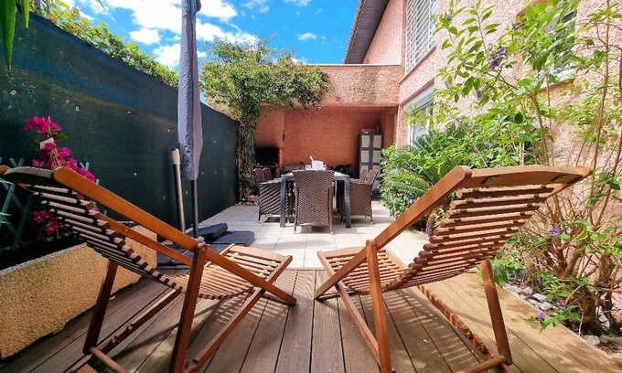 Saint-Cyprien Plage Ski Chalet | Charming villa in residence with swimming pool in St Cyprien!