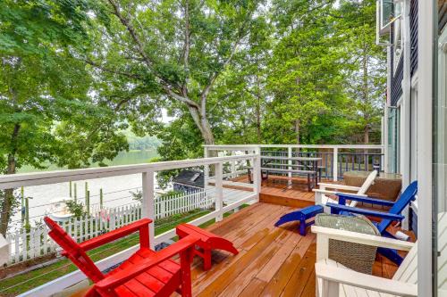 Waterford House | Charming Waterford Home with Dock on Niantic River!