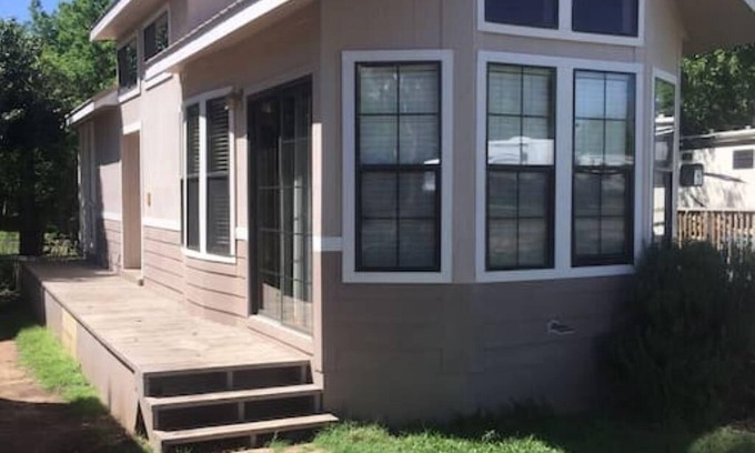 Kingsland House | ♥CharmingTinyHome♥@LBJ3MinWalk2Lake ♥Great4Couples