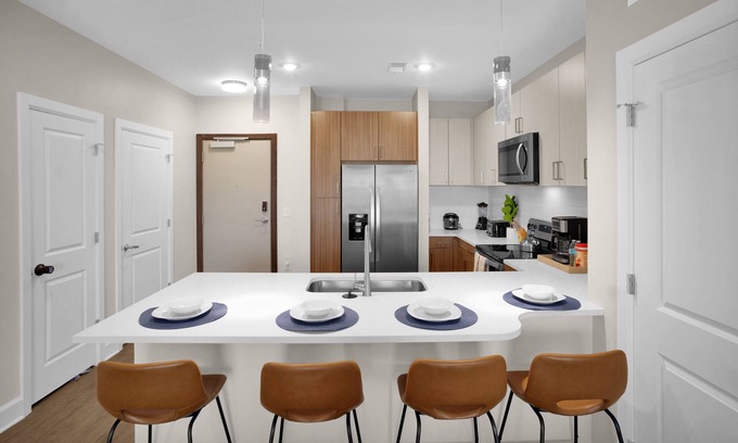 The Gulch Apartment | Chateau de Bella Nashville W l Pool Gym & Free Parking