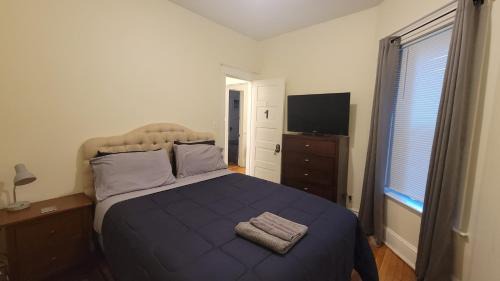 Woodlawn House | Chateau de Woodlawn - Room I - La Tour Eiffel