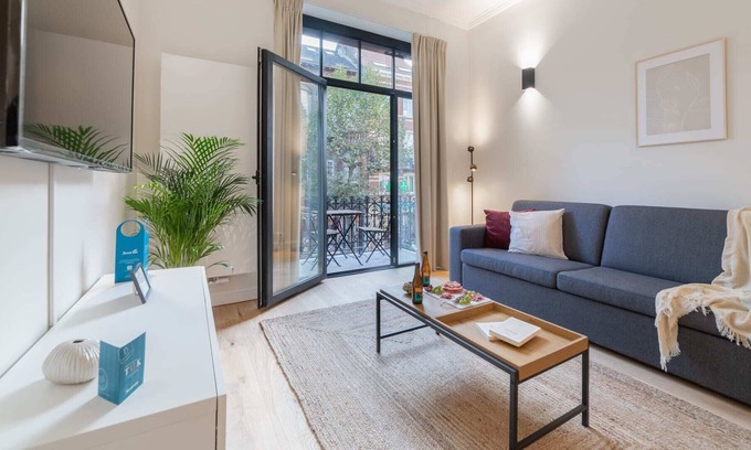 Ixelles Apartment | Chatelain V - One Bedroom Apartment, Sleeps 4