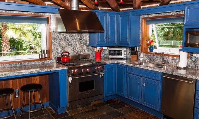 Occidental Cabin | CHECK THIS OUT: INTIMATE PRIVATE ACCESS TO A 5-STAR LUXURY RESORT! (NOT SHARED)!
