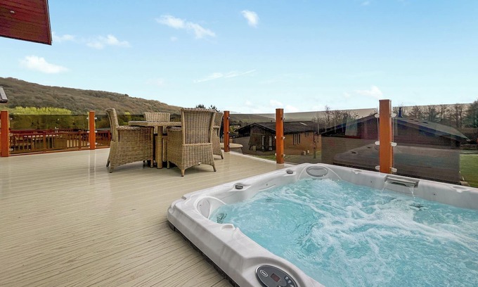 Cheddar Ski Chalet | Cheddar Lodge Premier