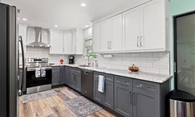 Florida Ridge House | Cheerful 3-Bedroom Vacation Home with Free Parking