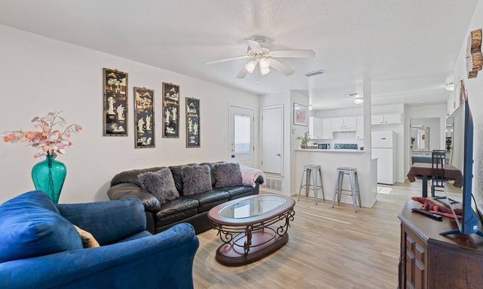 Killeen House | Cheerful 3-bedroom with fenced backyard.