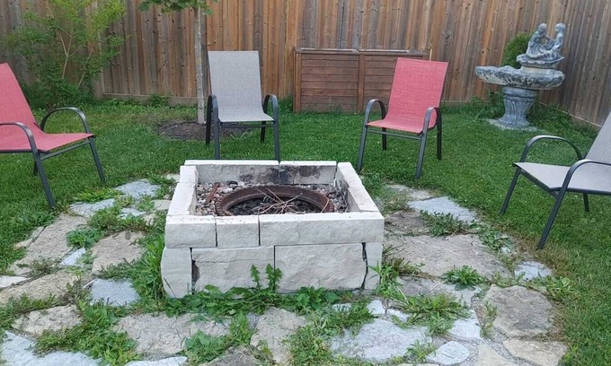 Alcona House | Cheerful 4 Bedroom house with indoor fireplace