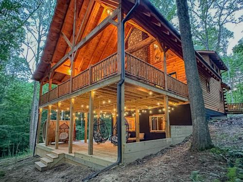 Logan Ski Chalet | Cheerful Cabin Nestled in Serene Wooded Ravine