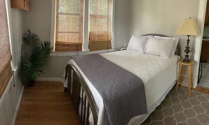 Parrot Cove Cottage | Cheerful Cottage Close to the Beach!