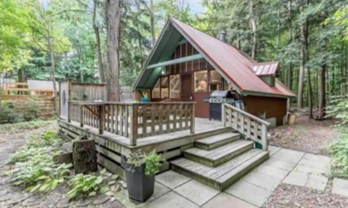 Innisfil Cottage | Cheerful-Secluded one Bedroom Chalet Year Round