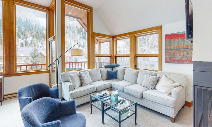 Telluride Condo | Cheerful, well-equipped mountain home with terrific views & fireplace