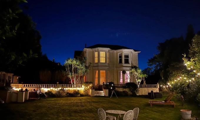 Torquay City Centre Villa | Chelston House Villa By The Sea