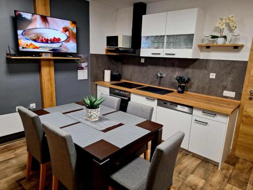 Terme Catez Apartment | Cherry House