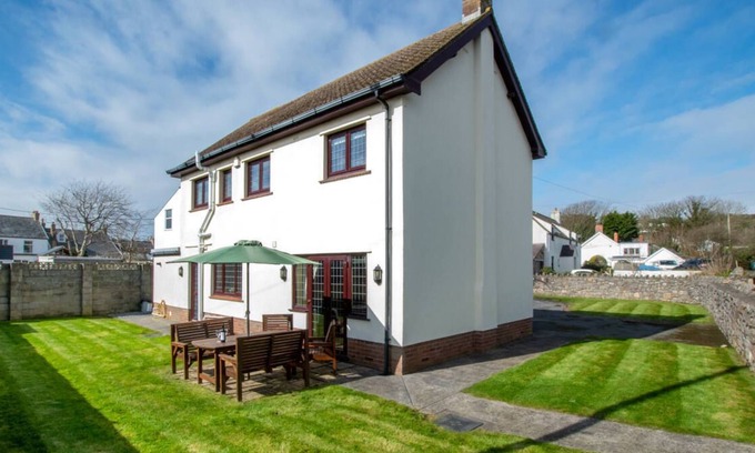 Horton House | Cherry Tree Cottage in the beautiful Swansea