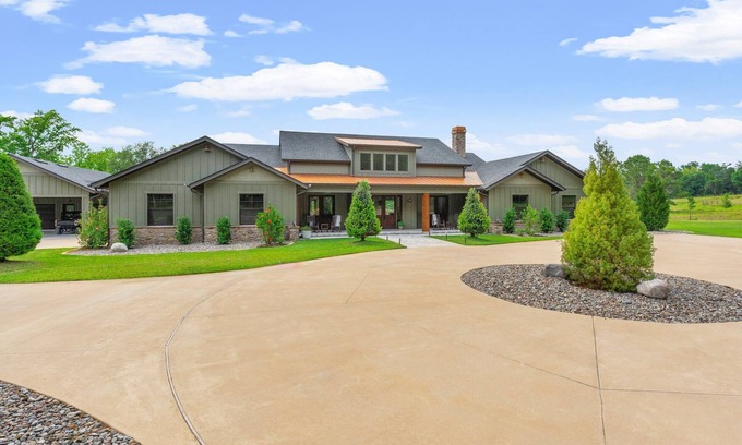 Brooksville House | Chesaco Creek Ranch. A Serene Luxury Estate, located 45 minutes from Tampa