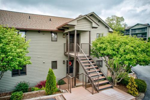 Blowing Rock House | Chetola: Holly 4