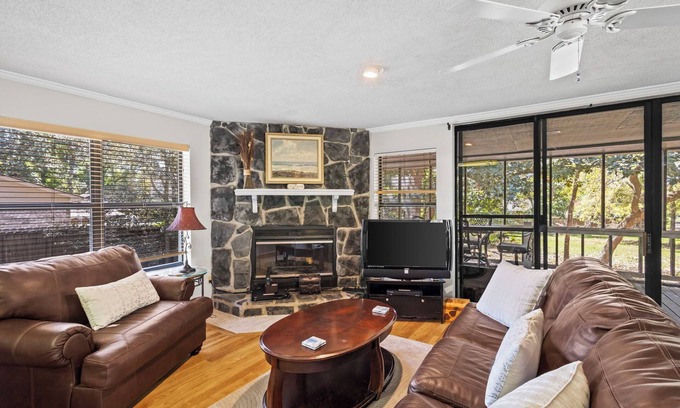 Ono Island House | Cheyenne Retreat Pet Friendly Boater's Paradise