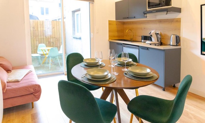 Calais Apartment | Chez Gatsby