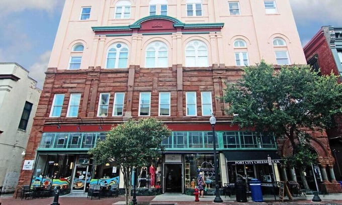 Wilmington Historic District Apartment | Chez Vous - Historic Downtown Loft