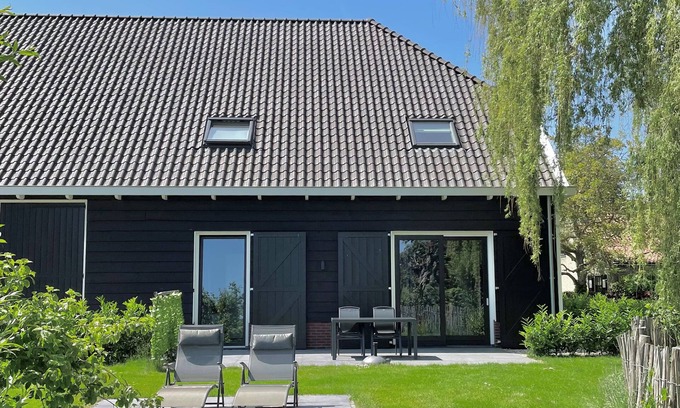 Wemeldinge House | Chezeehoeve - Vacation in an attractive and modern Zeeland farmhouse
