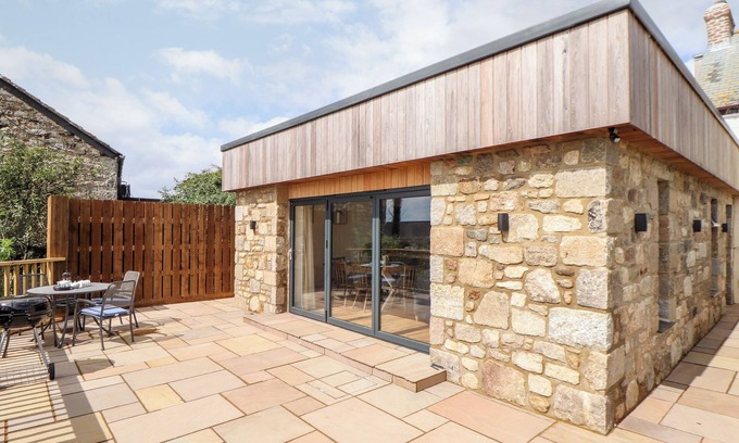 Saint Erth Praze Cottage | CHI AN MOR, family friendly, character holiday cottage in Praa Sands