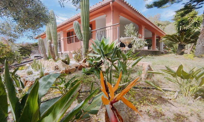 Chia House | Chia "Sterlizia "beach house, vacation and relaxation.