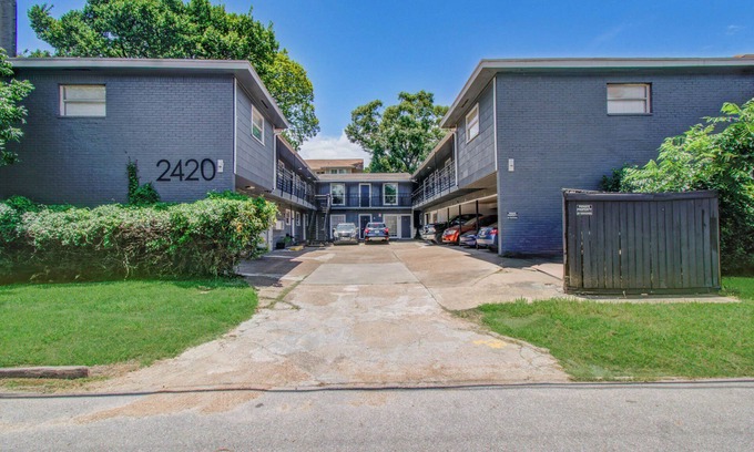 Hyde Park Apartment | Chic 1-bedroom apartment with WiFi, AC in welcoming Houston