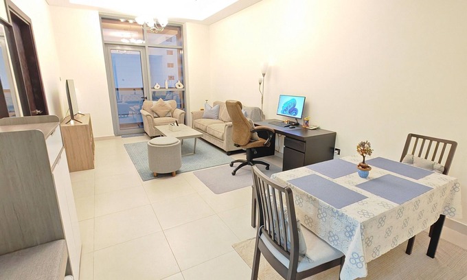 Al Satwa Apartment | Chic 1-bedroom apartment in enchanting Dubai with WiFi, fitness room